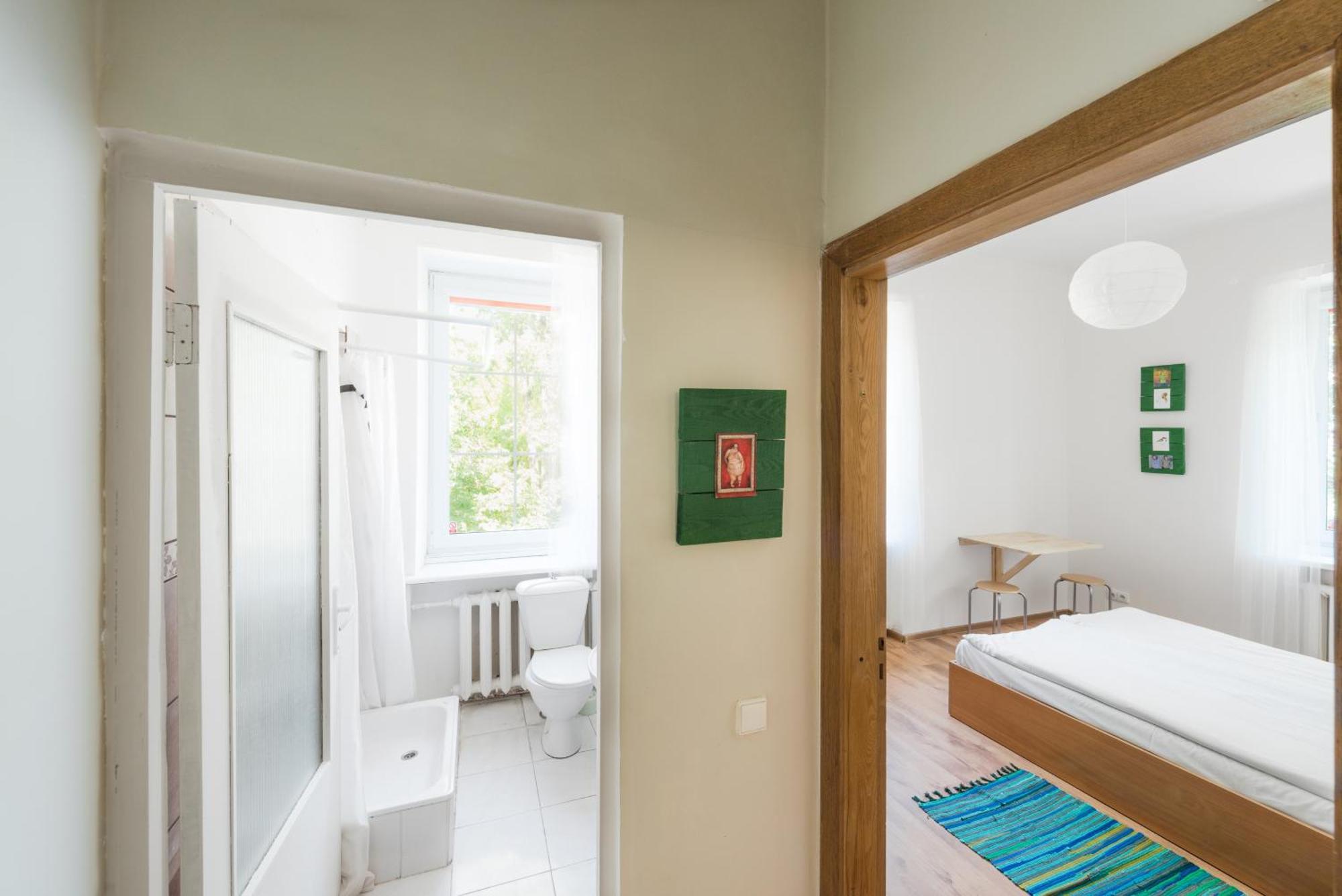 Downtown Forest Hostel & Camping VNO Rum bild