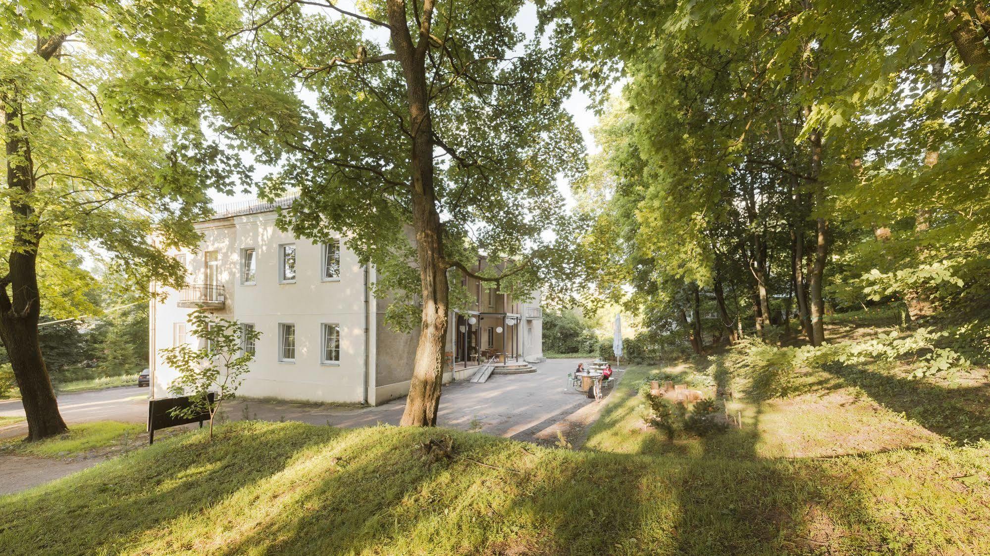 Downtown Forest Hostel & Camping VNO Exteriör bild
